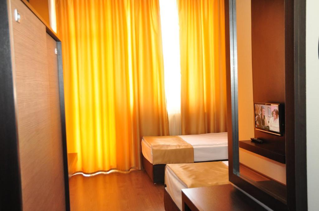 Luxor Complex Ivaylovgrad Bilik gambar